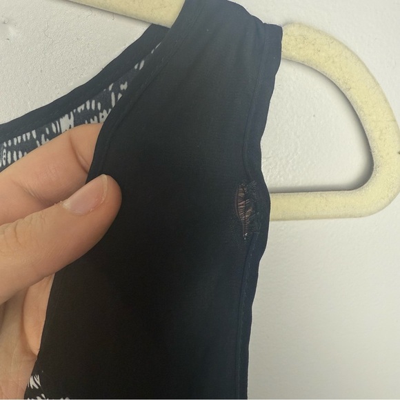 Paper Crane Black White Geometric Print Minimalist Sleeveless Romper Size Large - Picture 8 of 10